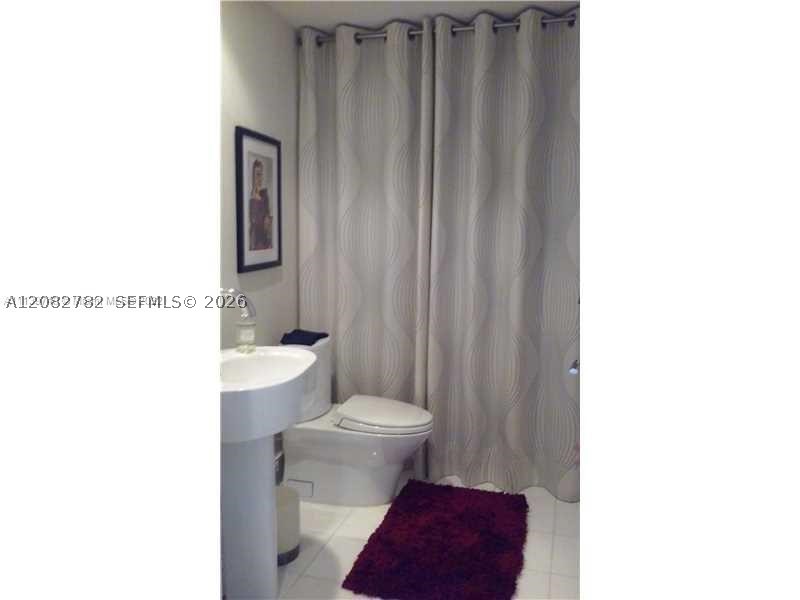 2950 NE 188th St #304, Aventura FL 33180