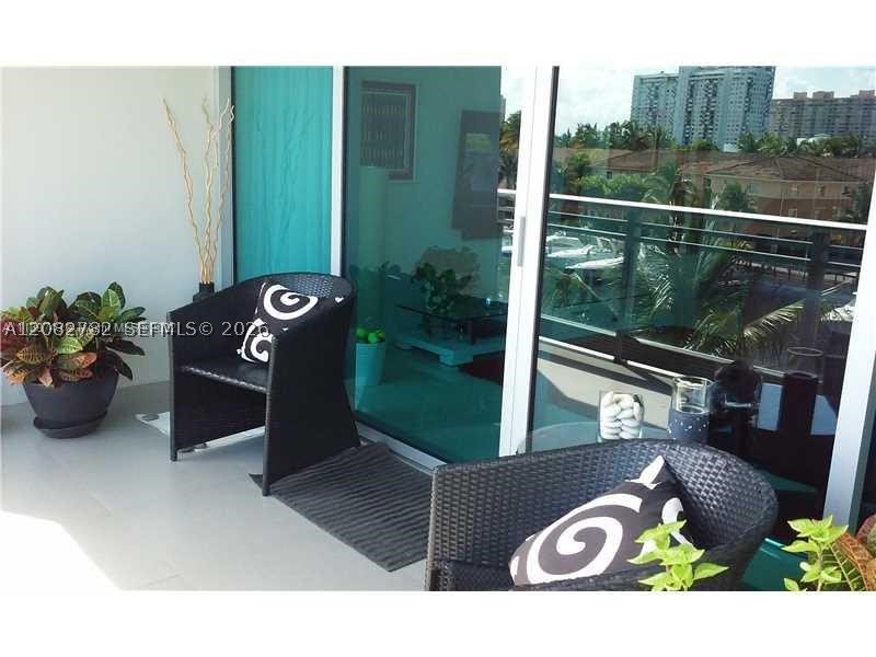 2950 NE 188th St #304, Aventura FL 33180