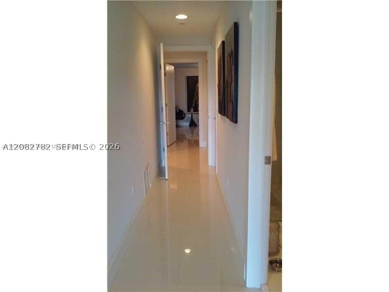 2950 NE 188th St #304, Aventura FL 33180