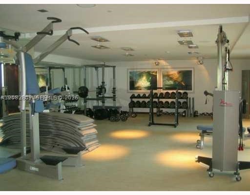325 NE Biscayne Blvd #1923, Miami FL 33131