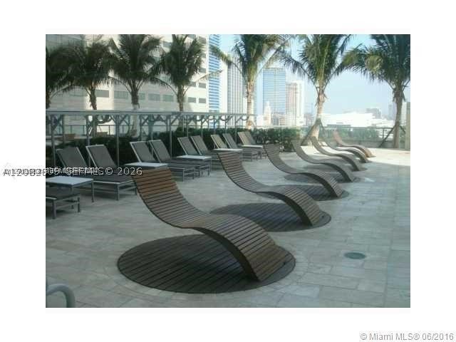 325 NE Biscayne Blvd #1923, Miami FL 33131