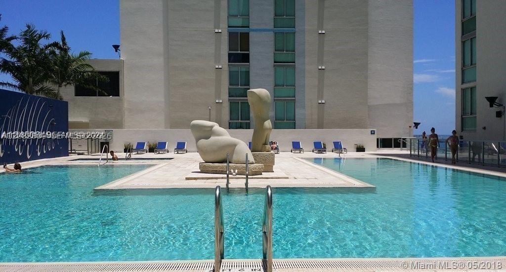 325 NE Biscayne Blvd #1923, Miami FL 33131