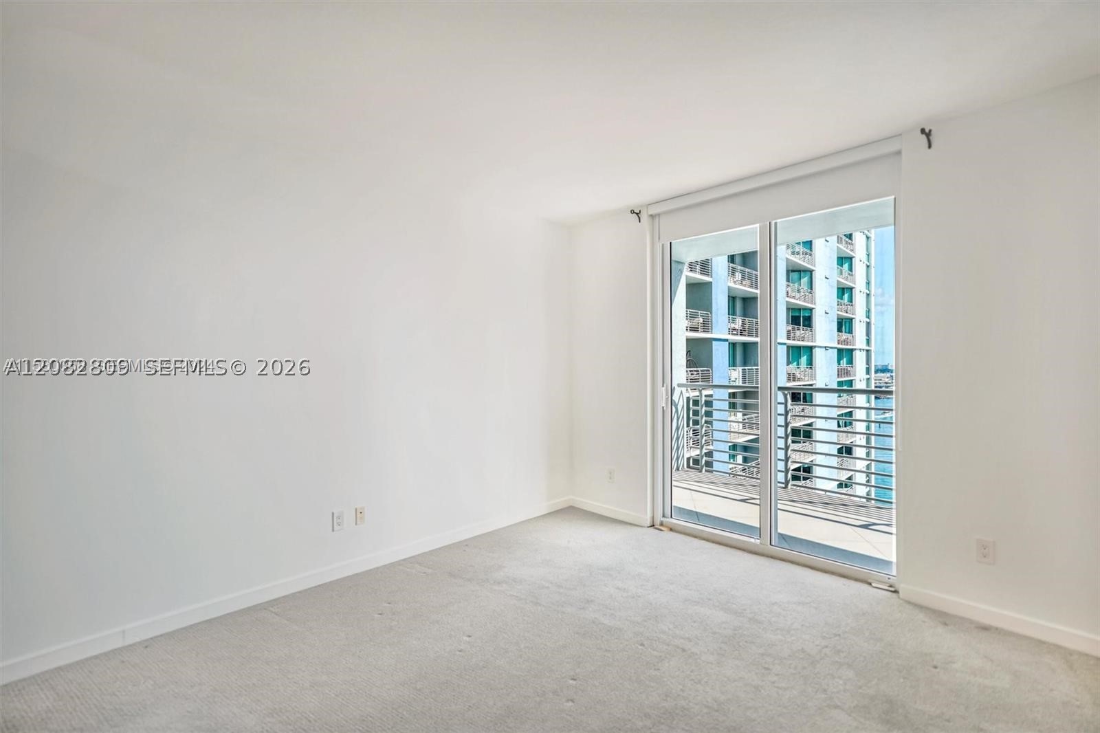 325 NE Biscayne Blvd #1923, Miami FL 33131