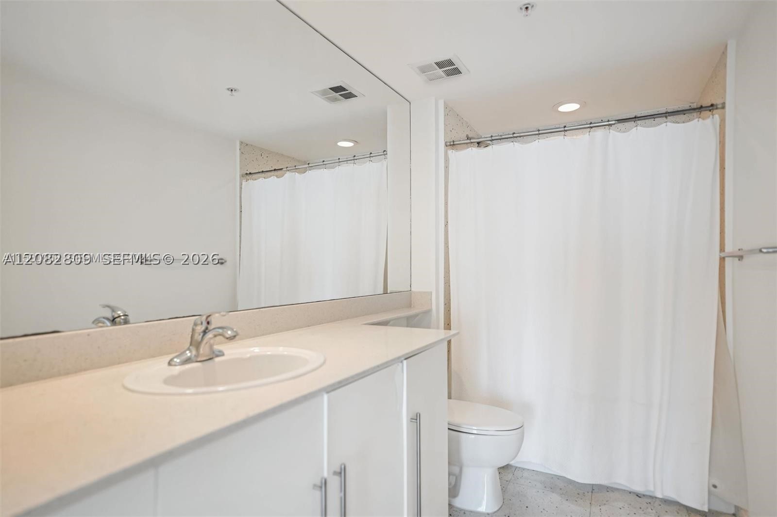 325 NE Biscayne Blvd #1923, Miami FL 33131