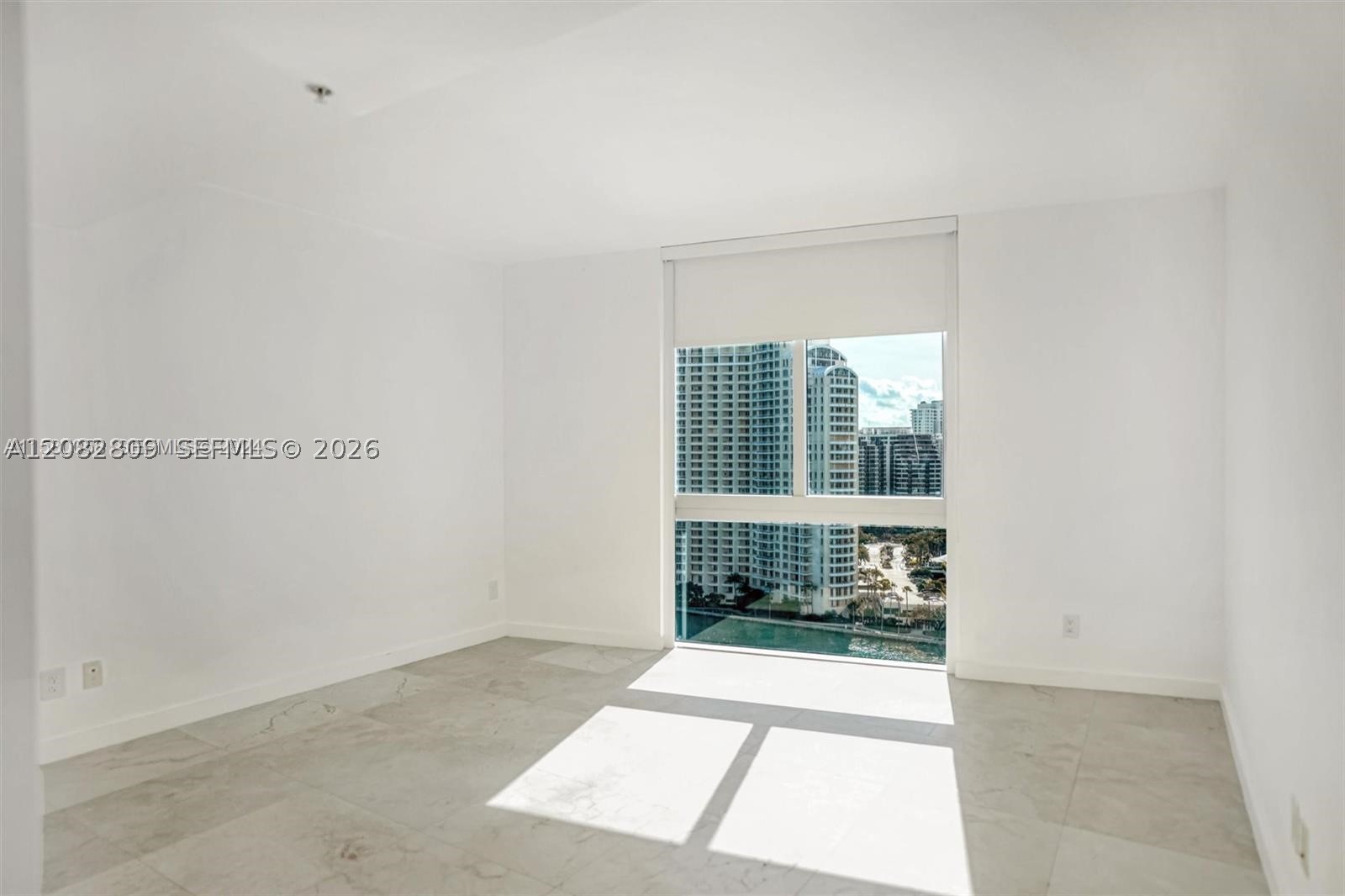 325 NE Biscayne Blvd #1923, Miami FL 33131