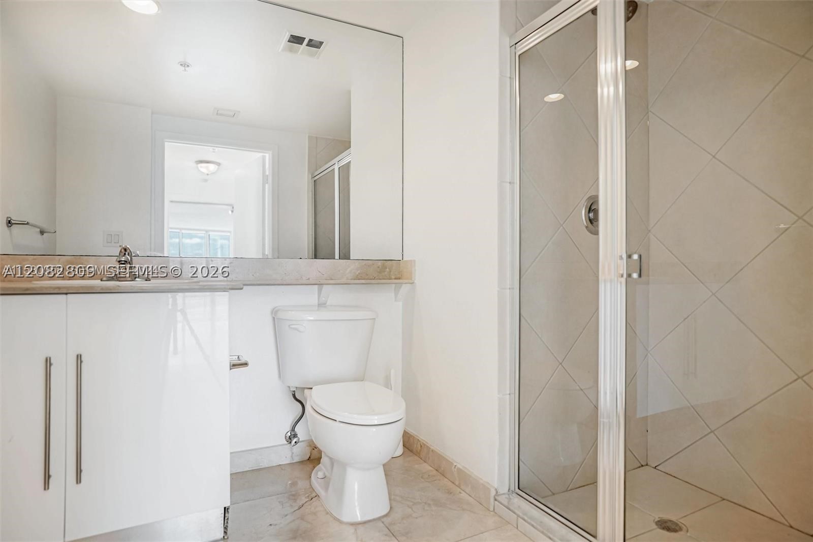 325 NE Biscayne Blvd #1923, Miami FL 33131