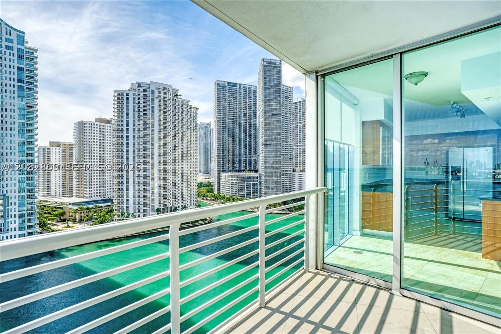 325 NE Biscayne Blvd #1923, Miami FL 33131
