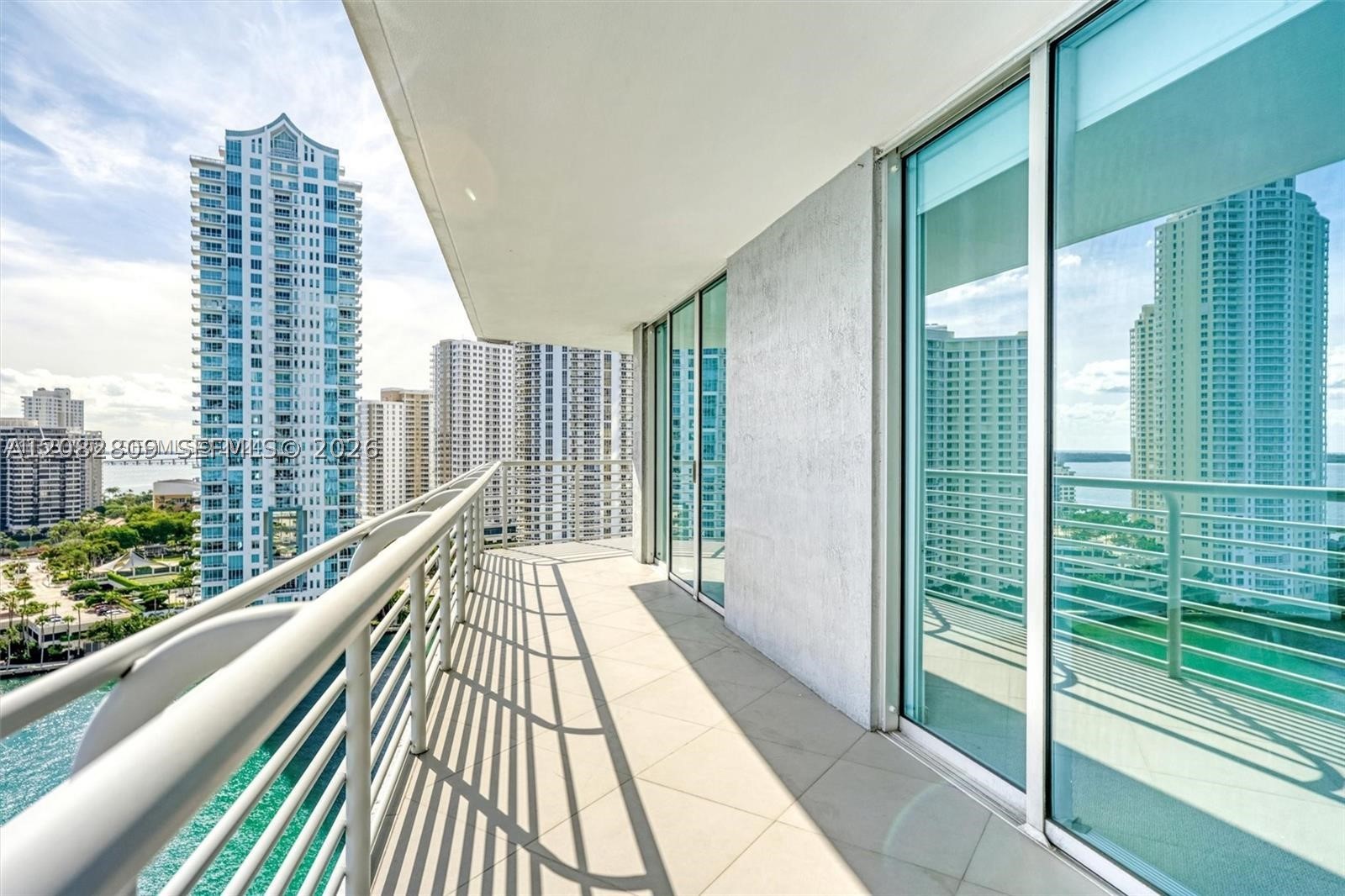 325 NE Biscayne Blvd #1923, Miami FL 33131