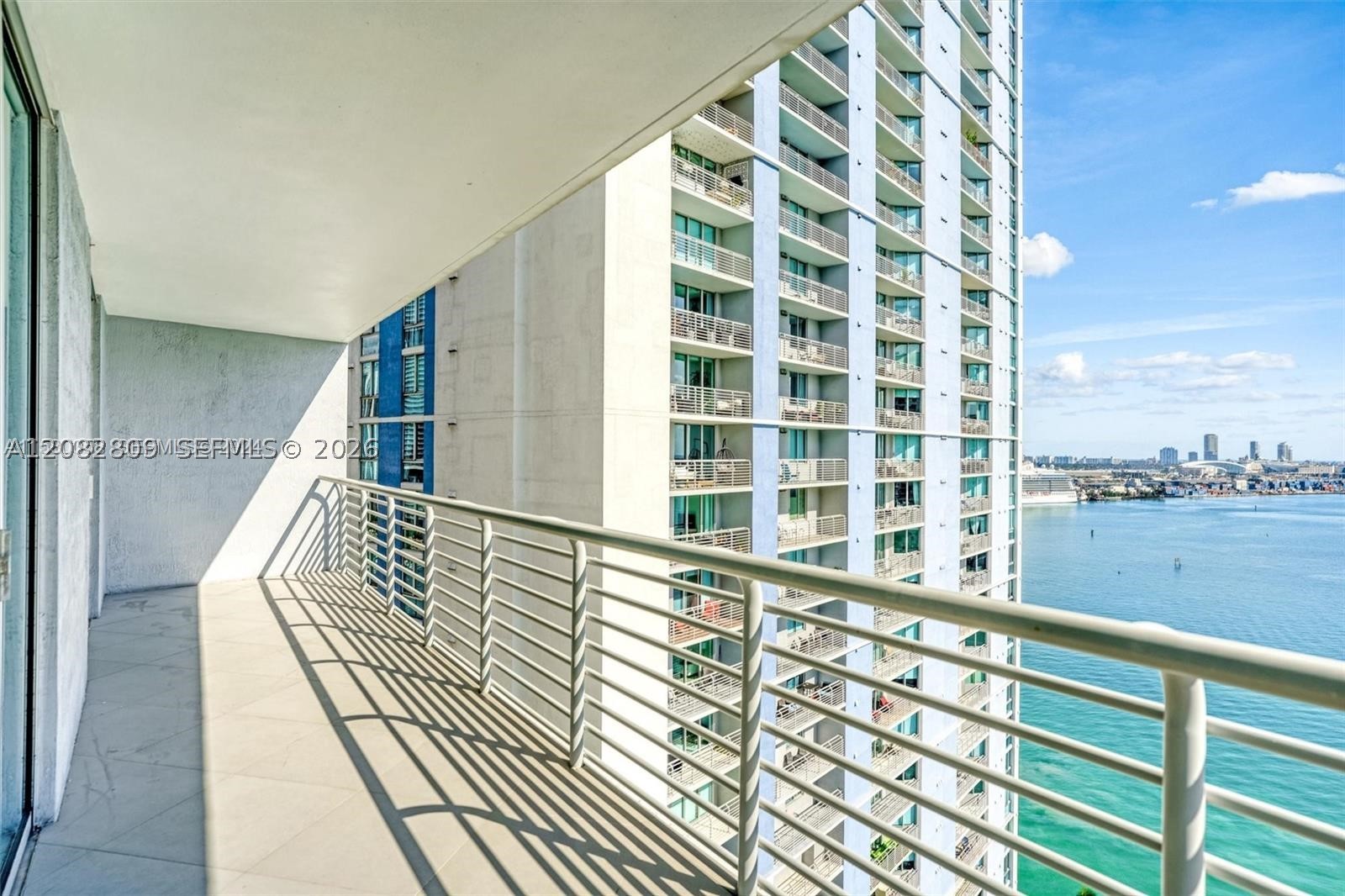 325 NE Biscayne Blvd #1923, Miami FL 33131