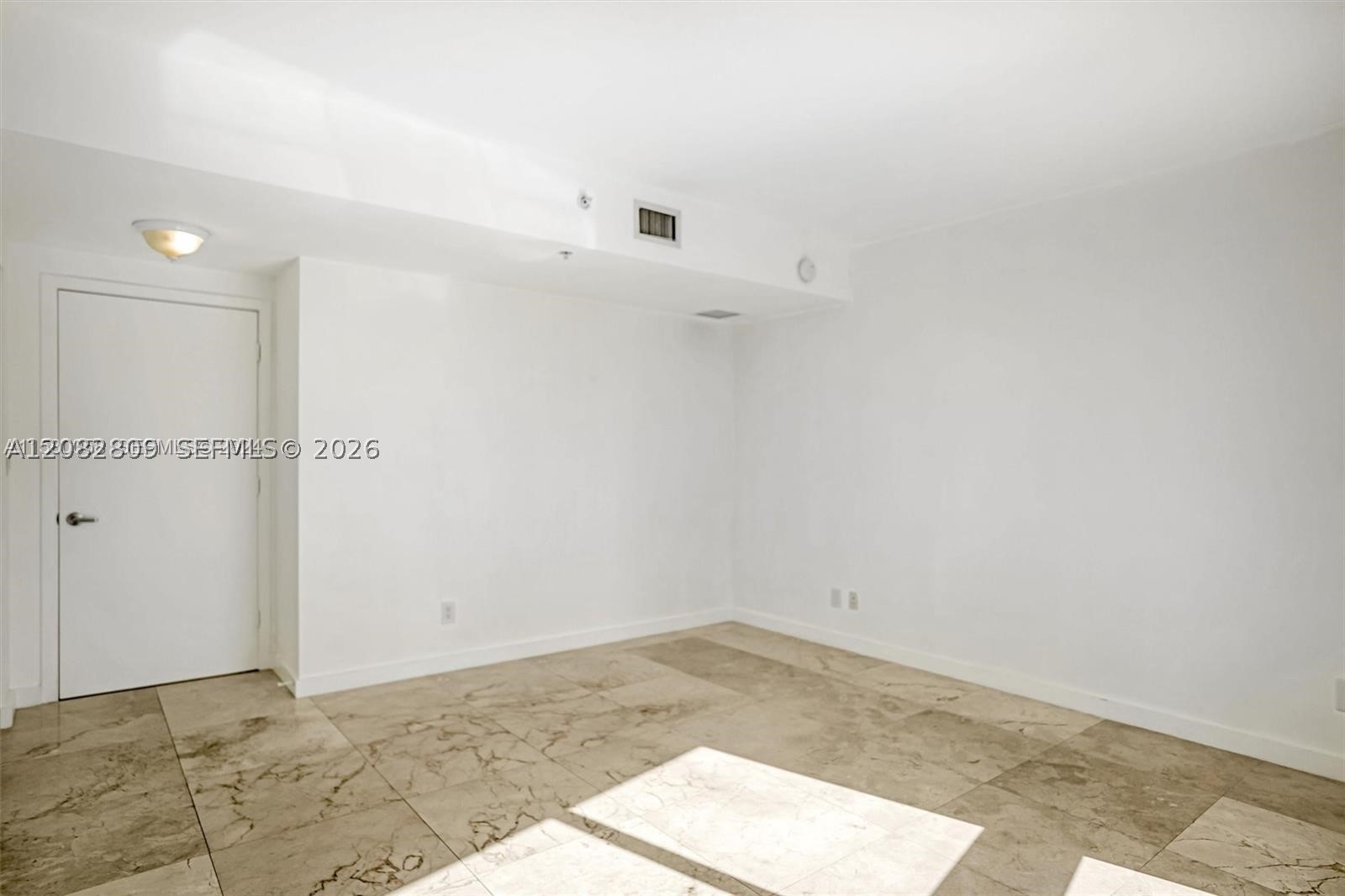 325 NE Biscayne Blvd #1923, Miami FL 33131