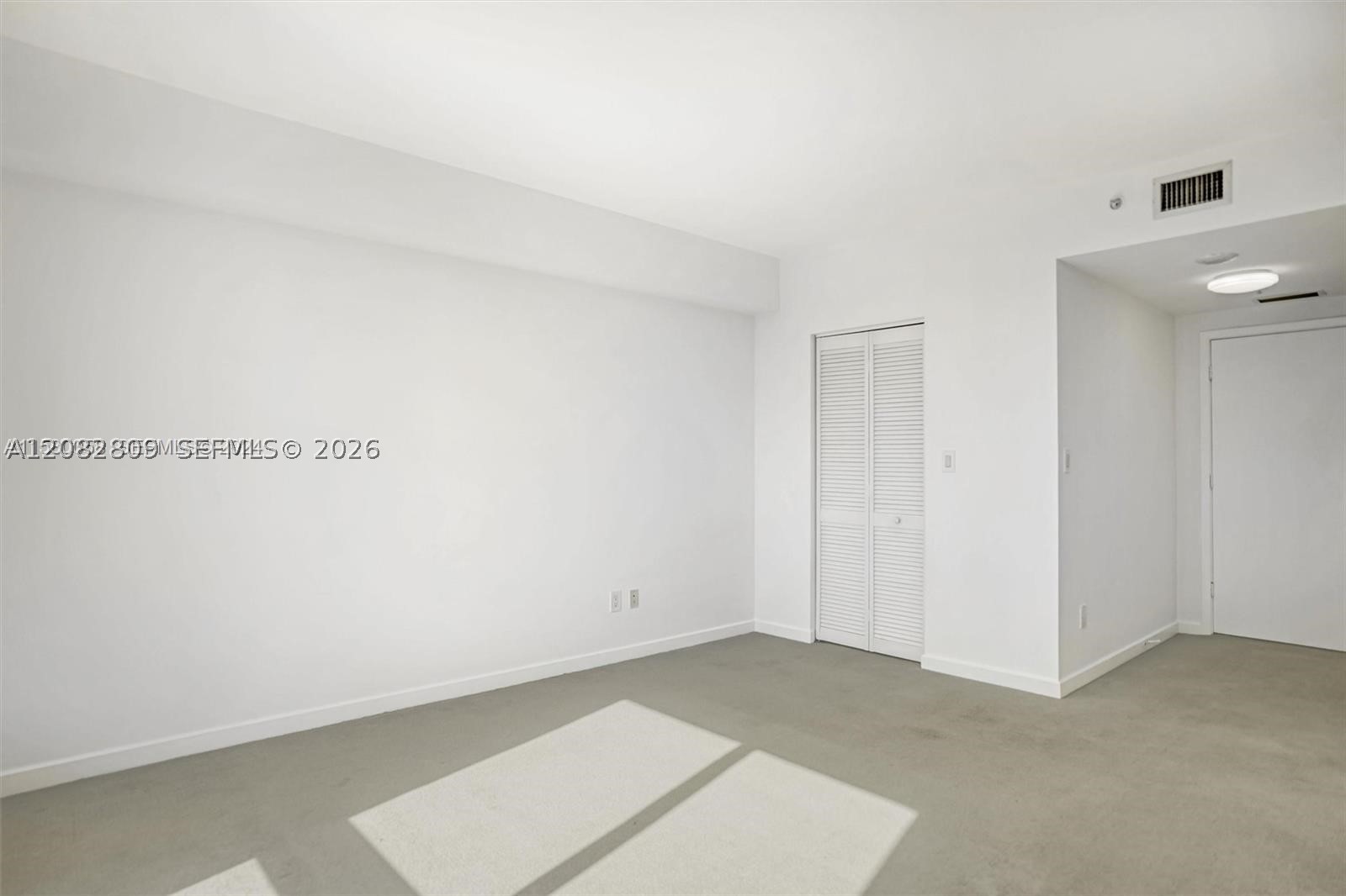 325 NE Biscayne Blvd #1923, Miami FL 33131