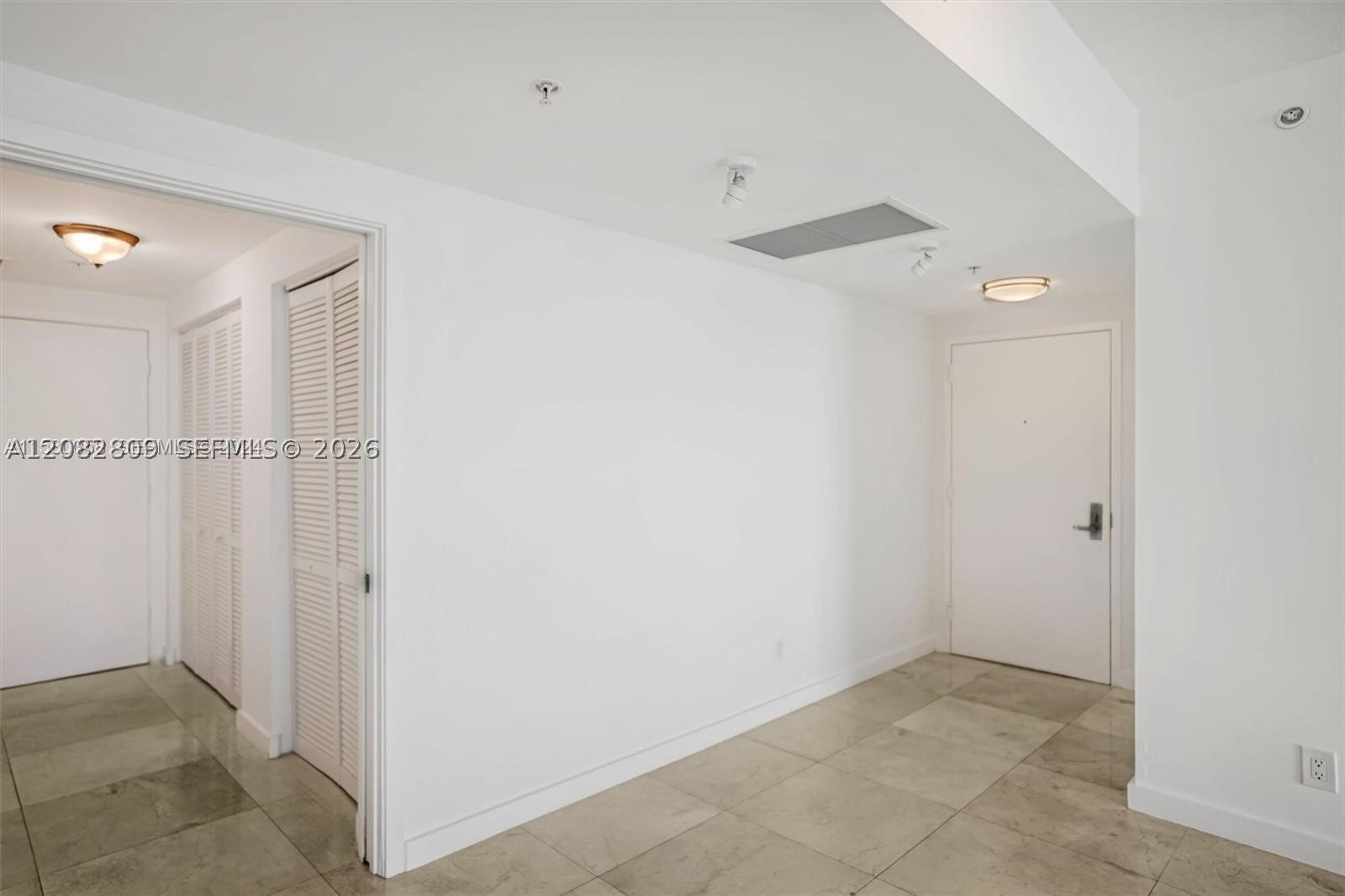 325 NE Biscayne Blvd #1923, Miami FL 33131