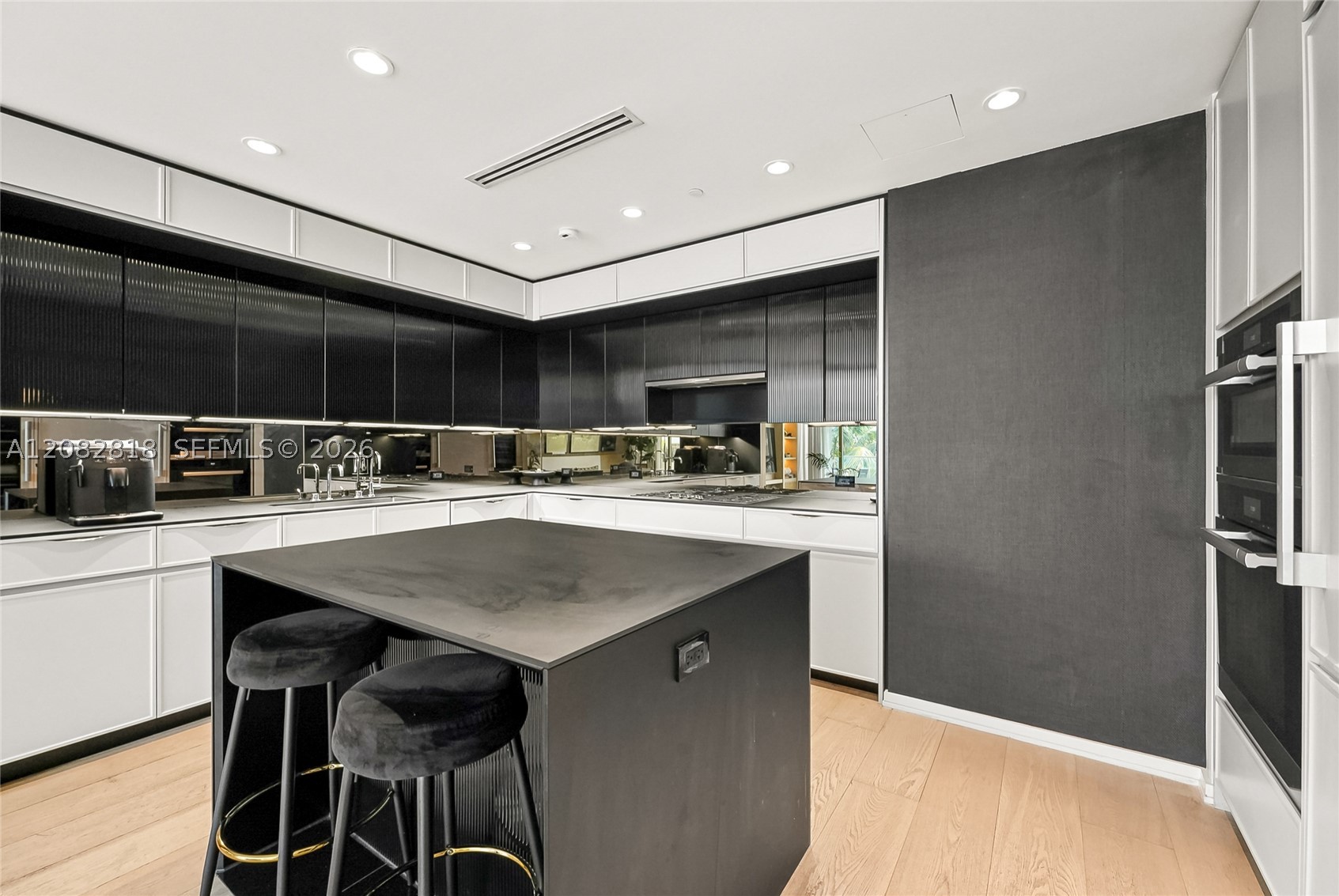 300 Collins Ave #3A, Miami Beach FL 33139