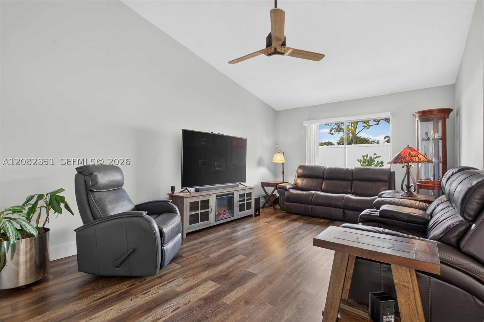 7913 NW 20th St, Margate FL 33063