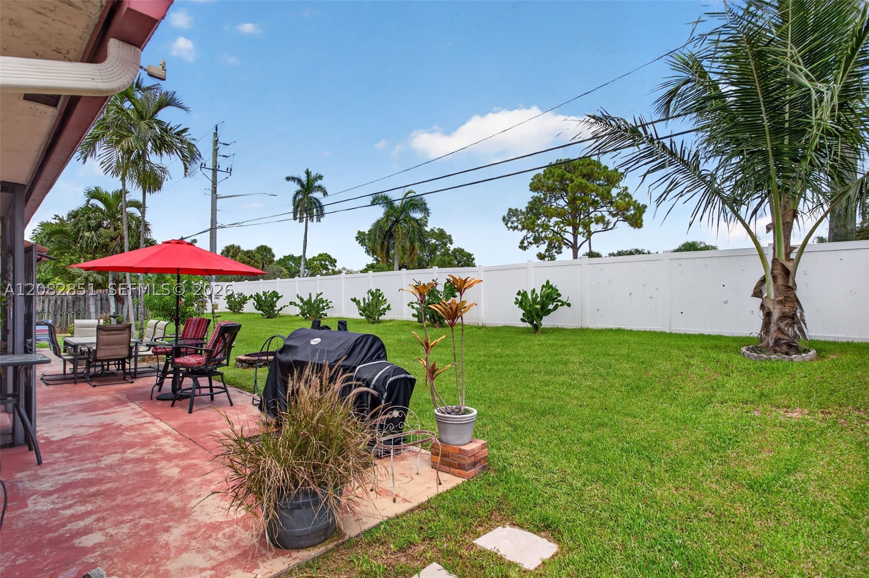 7913 NW 20th St, Margate FL 33063