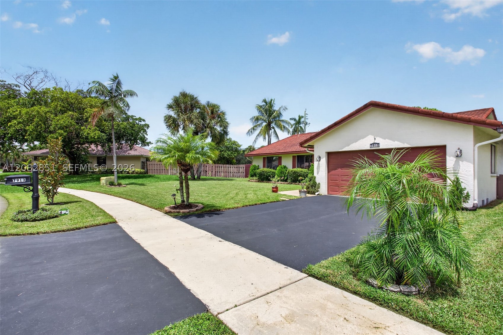 7913 NW 20th St, Margate FL 33063