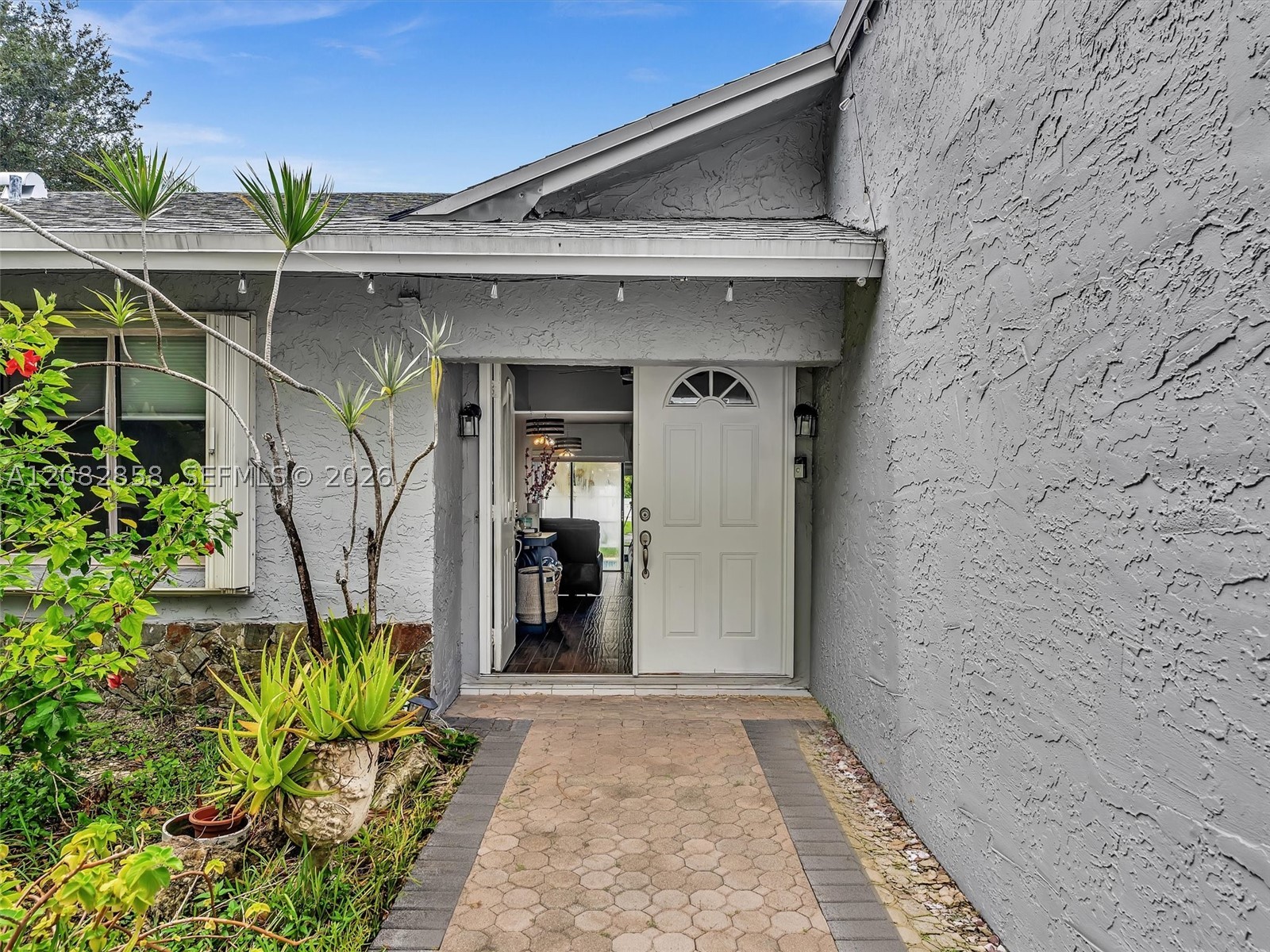 8240 NW 54th St #8240, Lauderhill FL 33351