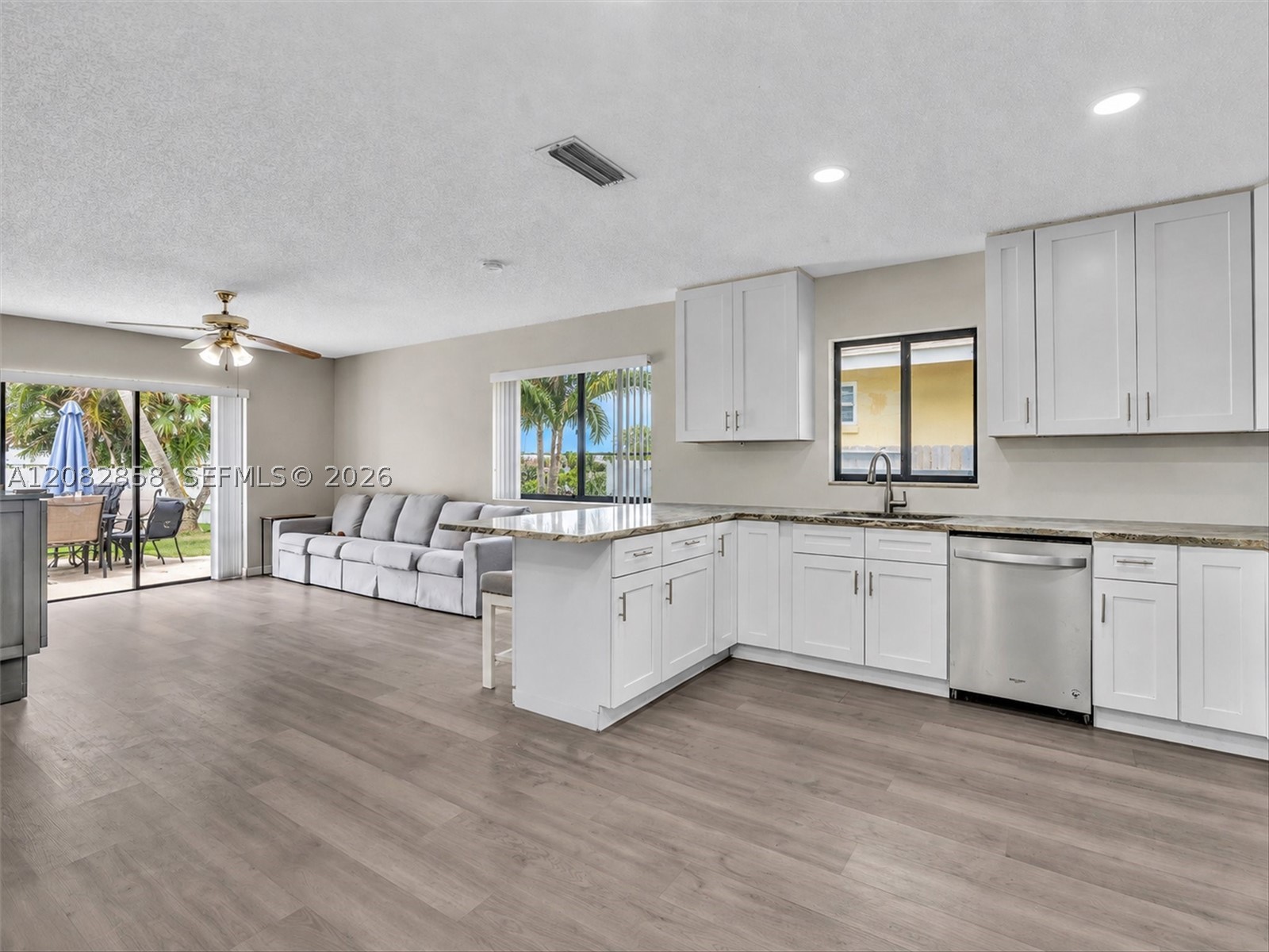 8240 NW 54th St #8240, Lauderhill FL 33351