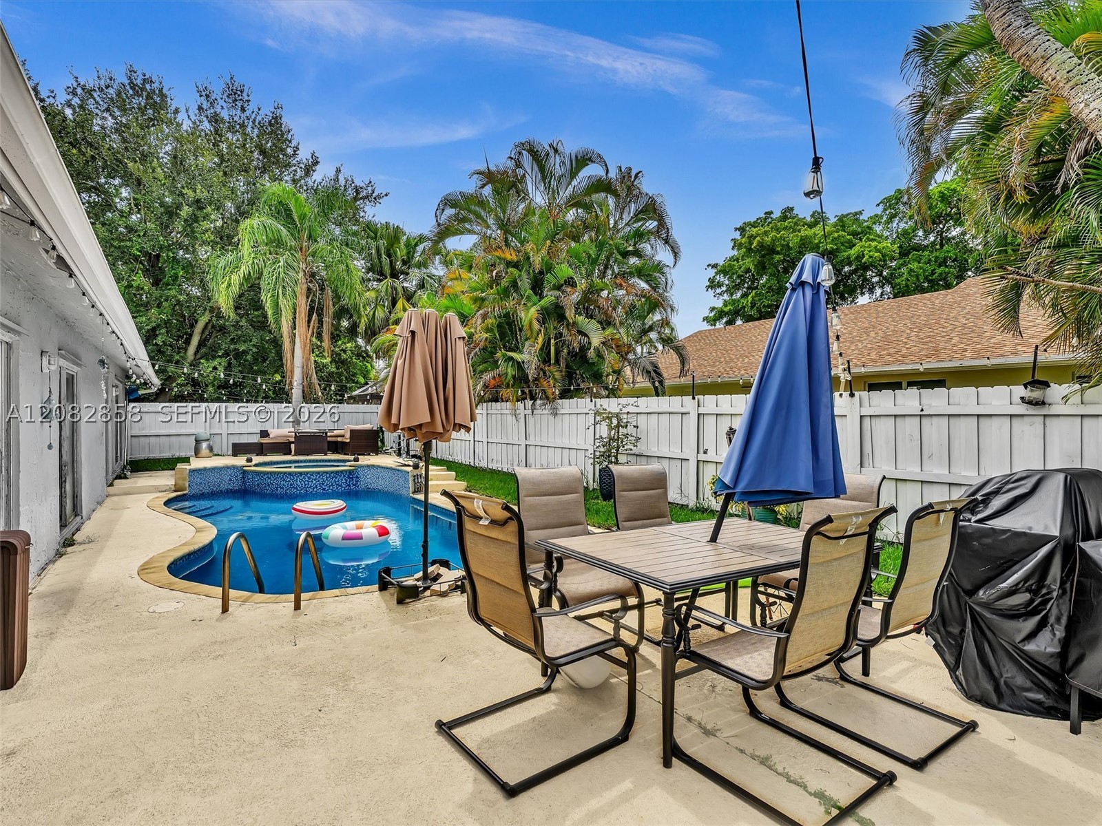 8240 NW 54th St #8240, Lauderhill FL 33351