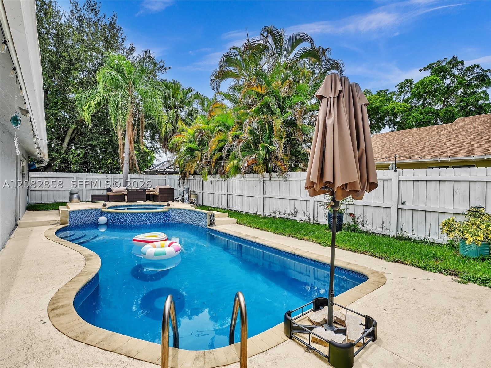 8240 NW 54th St #8240, Lauderhill FL 33351
