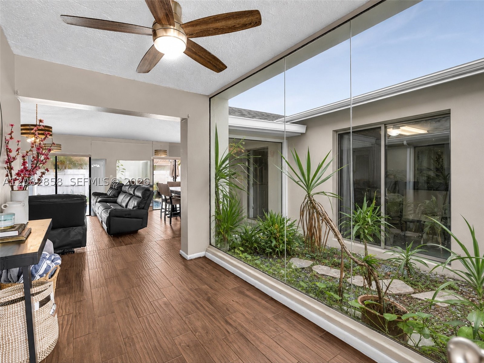 8240 NW 54th St #8240, Lauderhill FL 33351