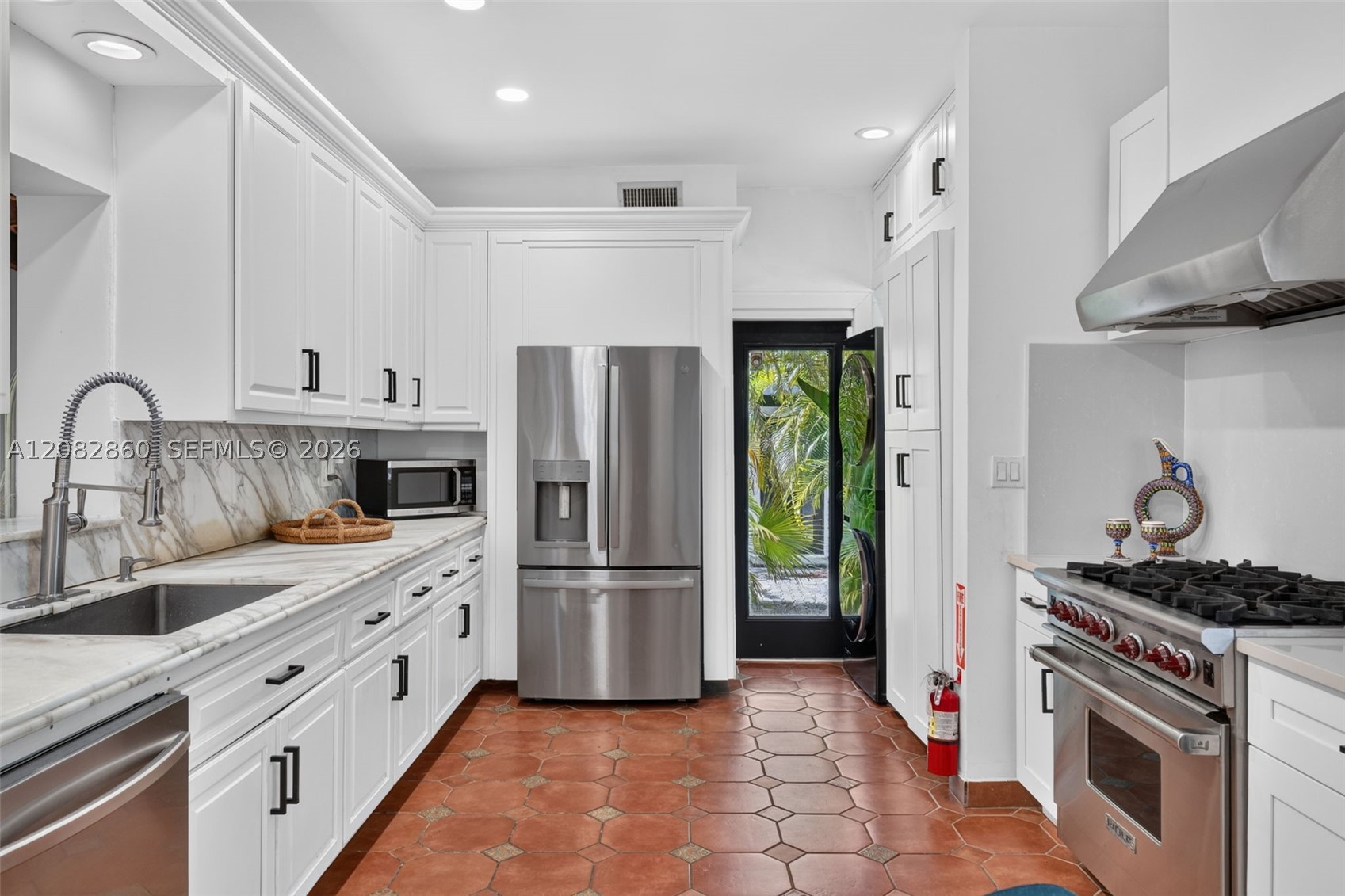 1028 NE 84th St, Miami FL 33138