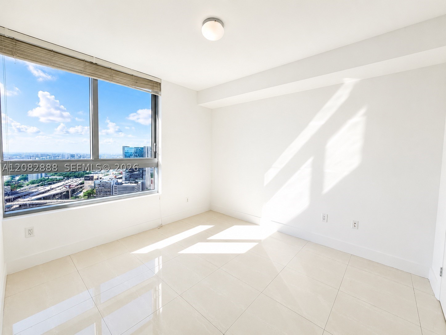 90 SW 3rd St #3408, Miami FL 33130