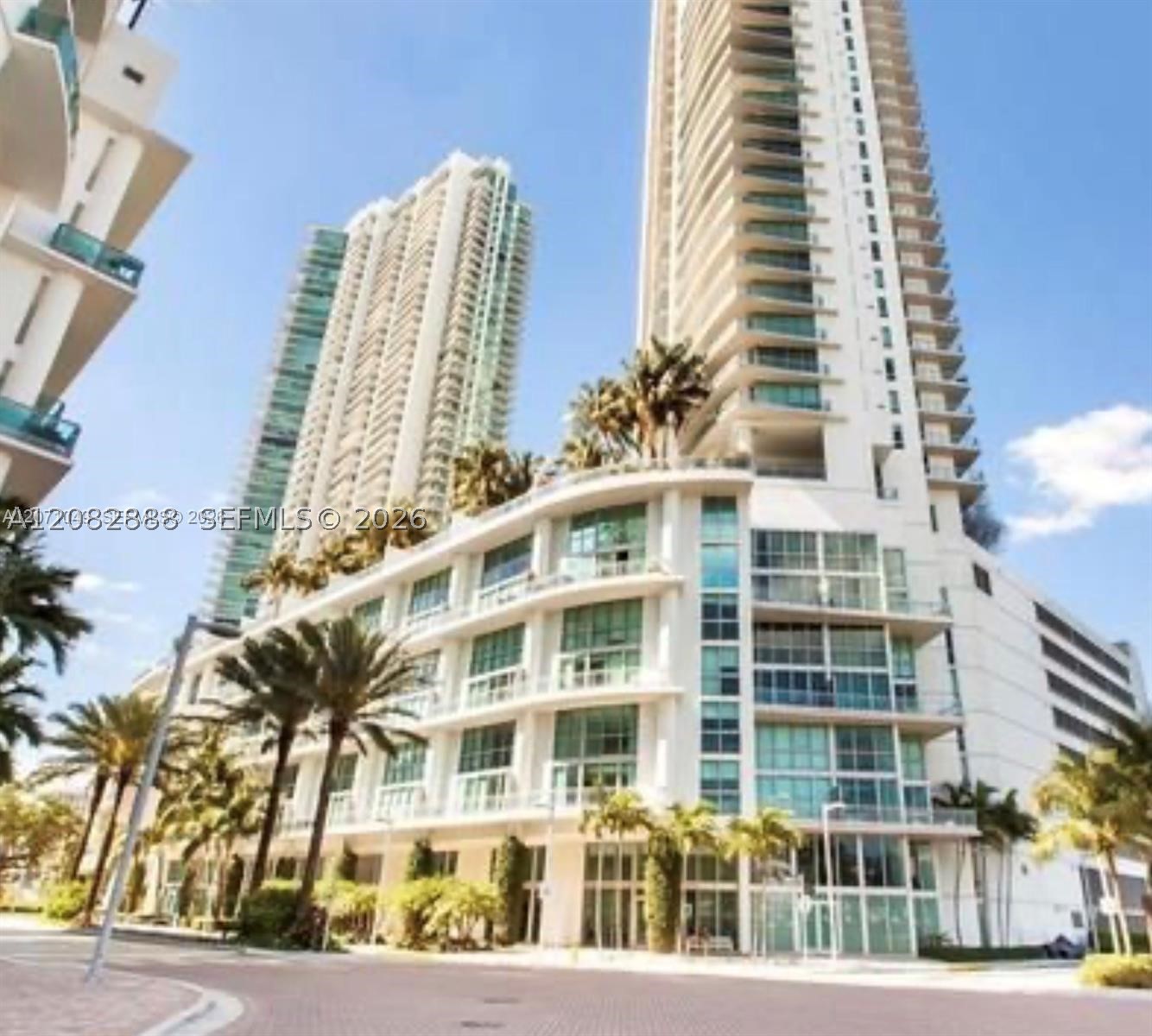 90 SW 3rd St #3408, Miami FL 33130