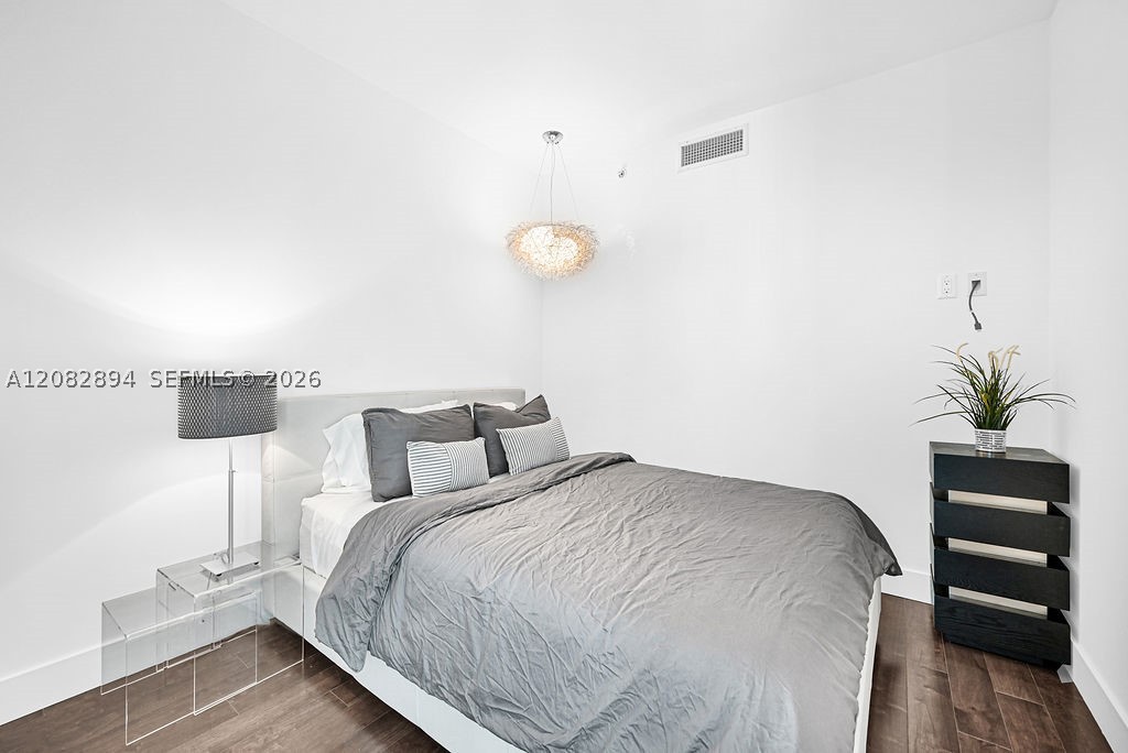 92 SW 3rd St #4806, Miami FL 33130