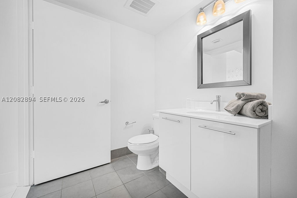 92 SW 3rd St #4806, Miami FL 33130