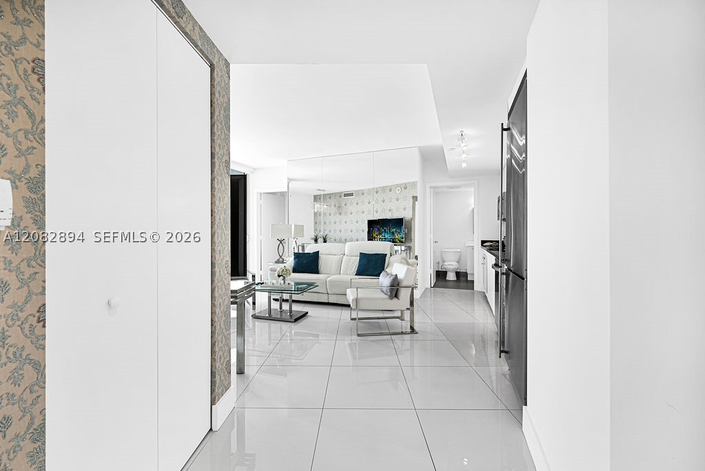 92 SW 3rd St #4806, Miami FL 33130