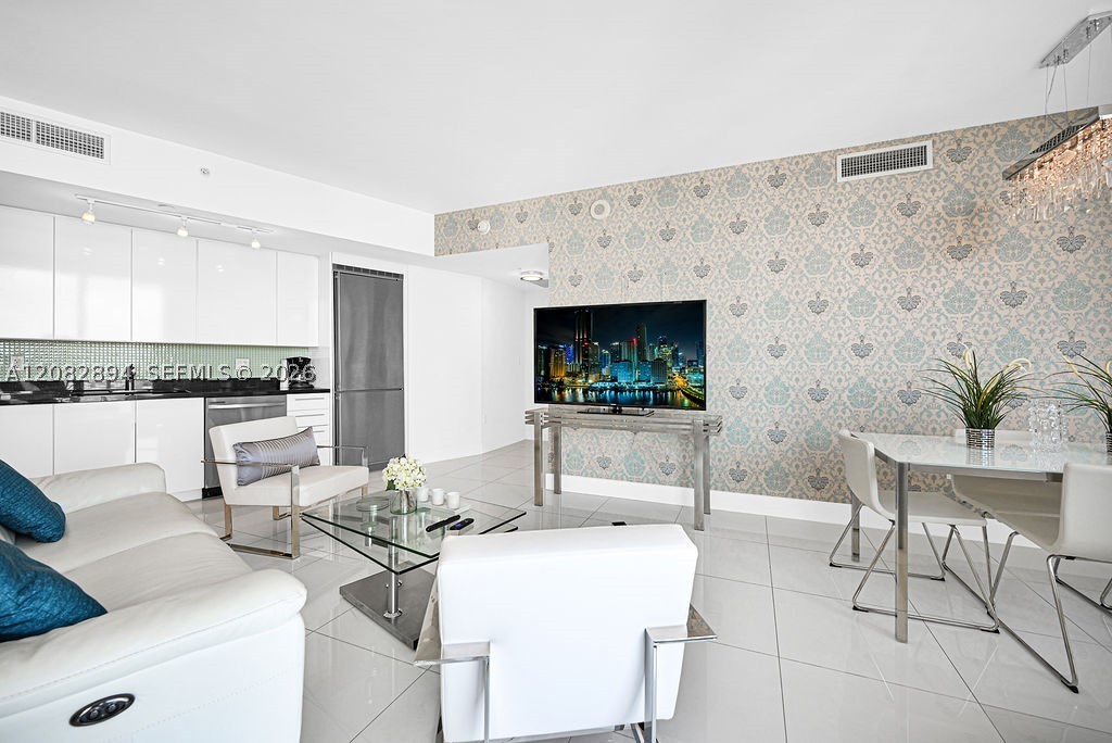 92 SW 3rd St #4806, Miami FL 33130