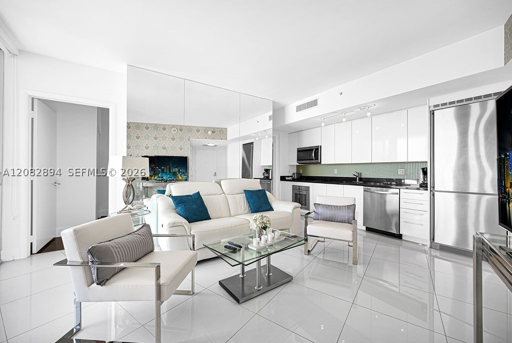 92 SW 3rd St #4806, Miami FL 33130