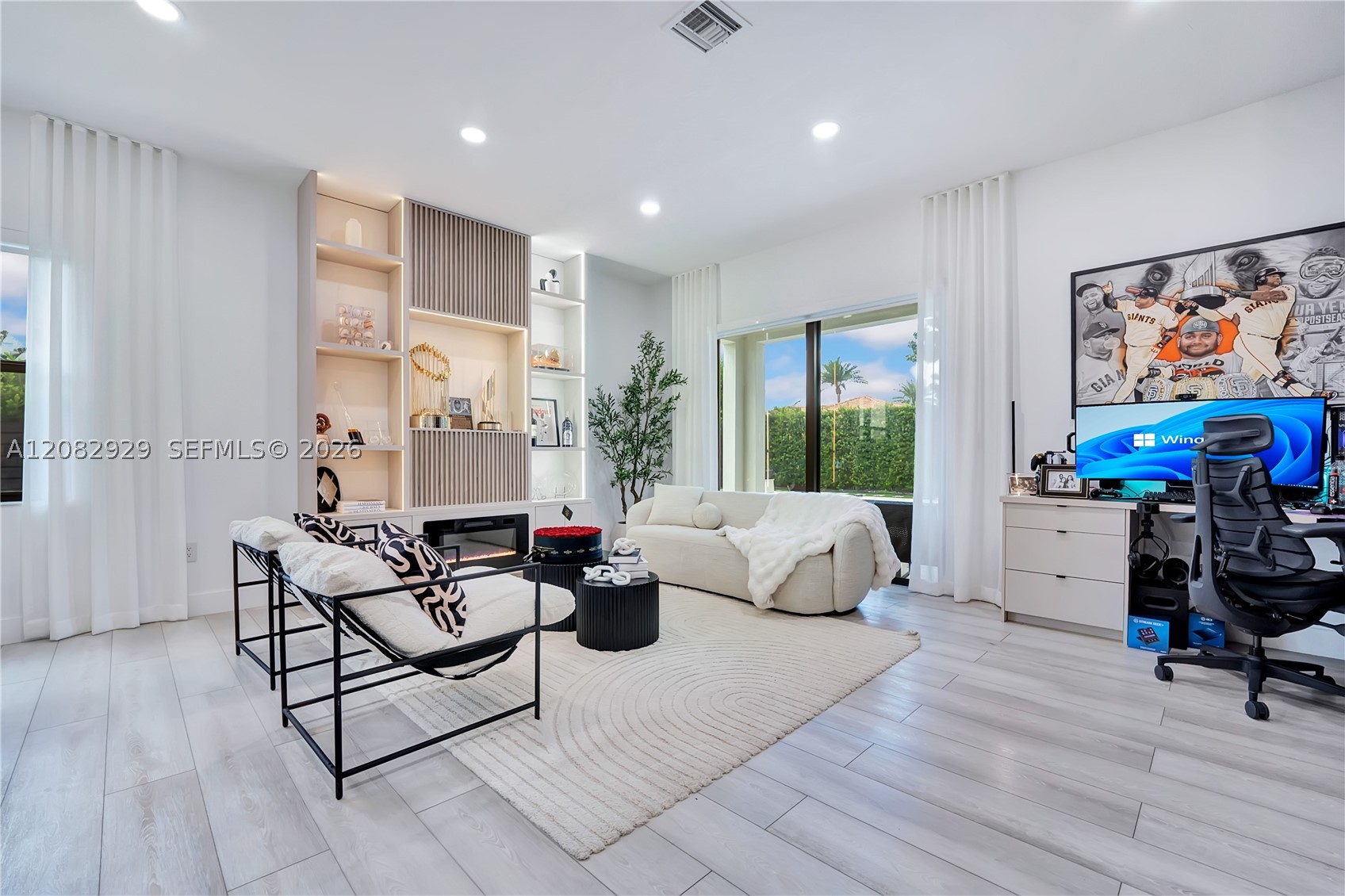 8981 NW 161st Ter, Miami Lakes FL 33018