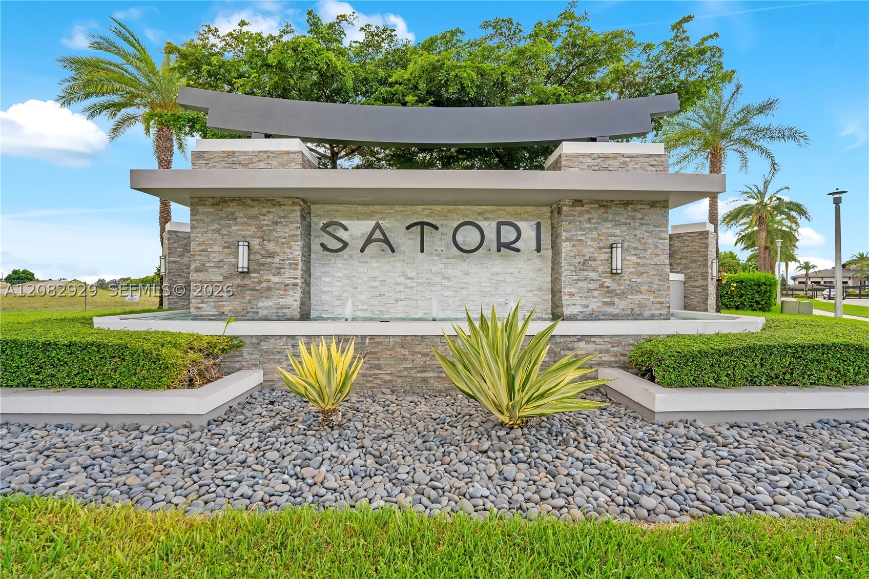 8981 NW 161st Ter, Miami Lakes FL 33018
