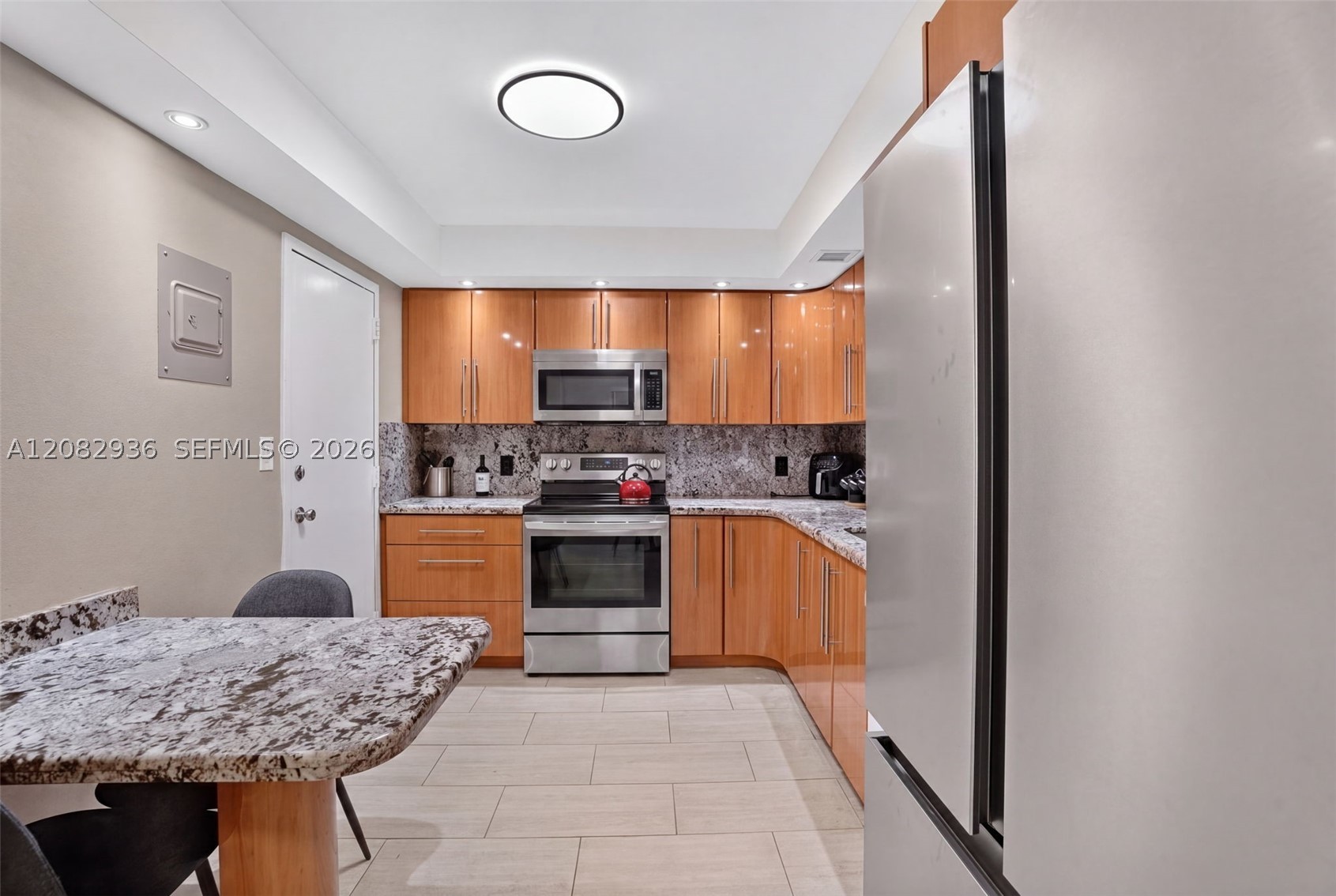 427 Golden Isles Dr #11C, Hallandale Beach FL 33009