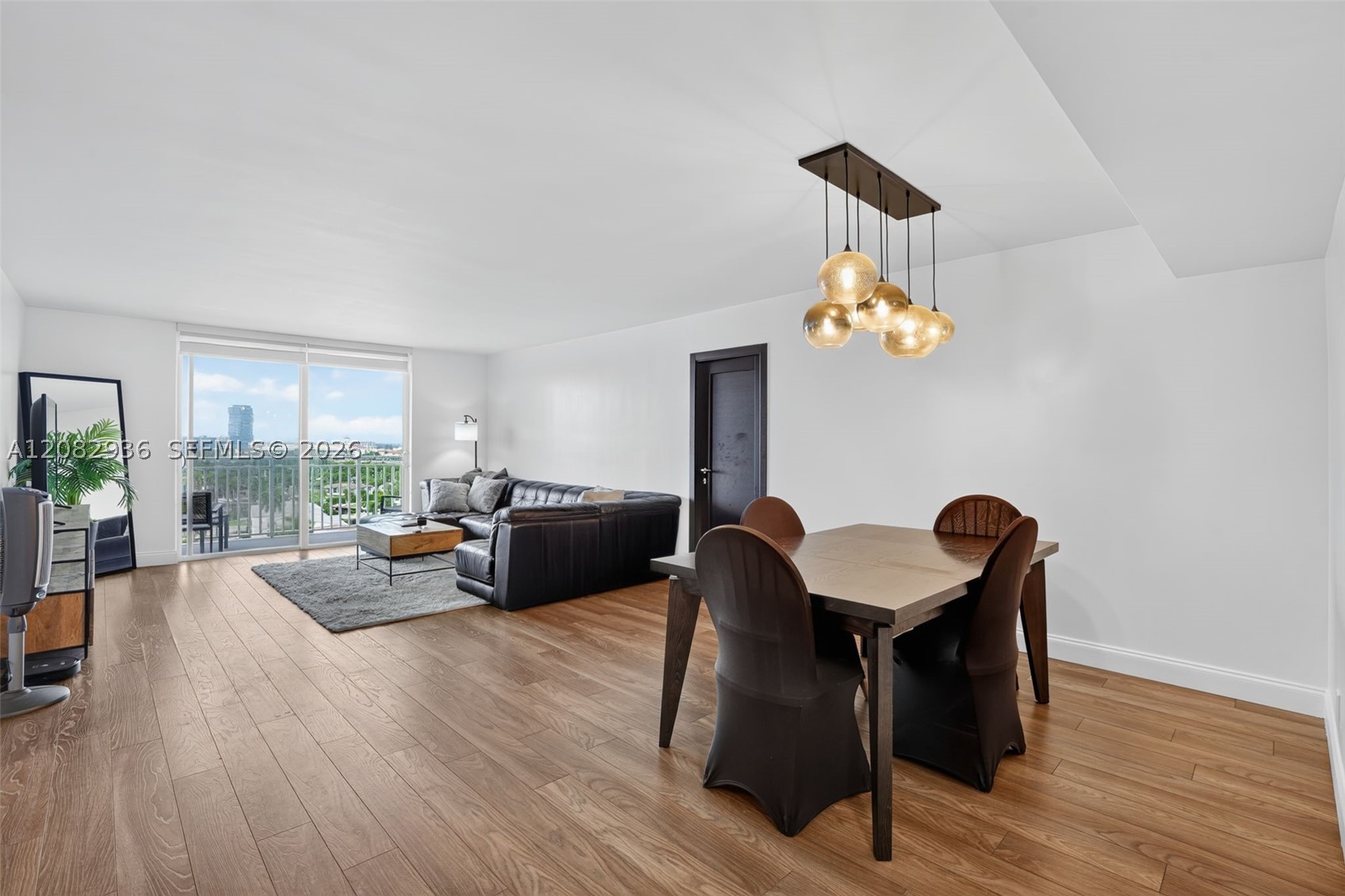 427 Golden Isles Dr #11C, Hallandale Beach FL 33009