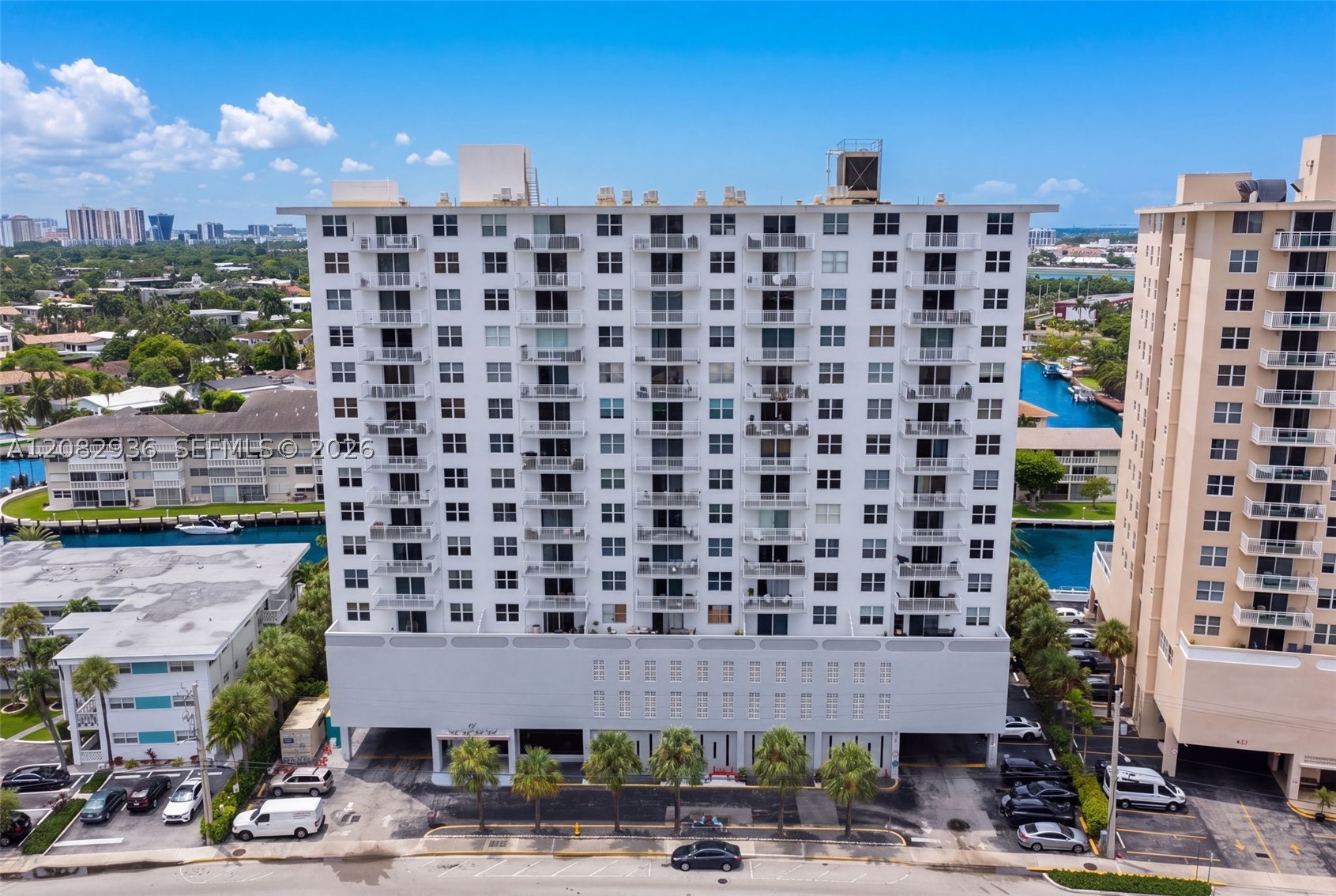 427 Golden Isles Dr #11C, Hallandale Beach FL 33009