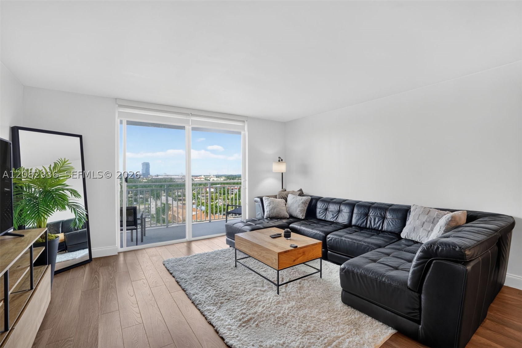 427 Golden Isles Dr #11C, Hallandale Beach FL 33009
