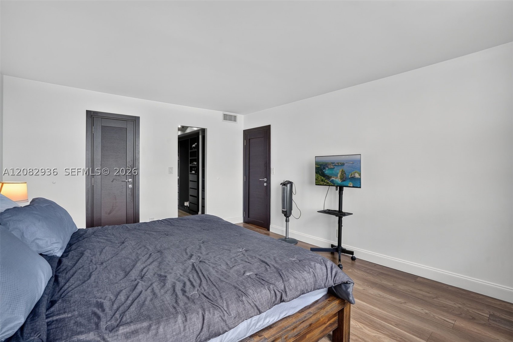427 Golden Isles Dr #11C, Hallandale Beach FL 33009