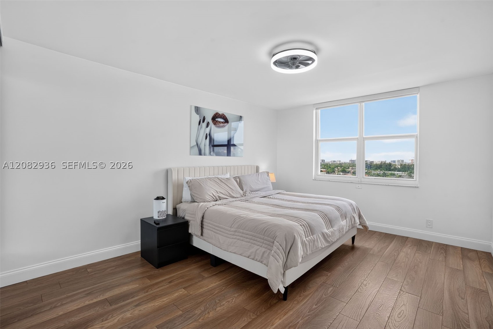 427 Golden Isles Dr #11C, Hallandale Beach FL 33009