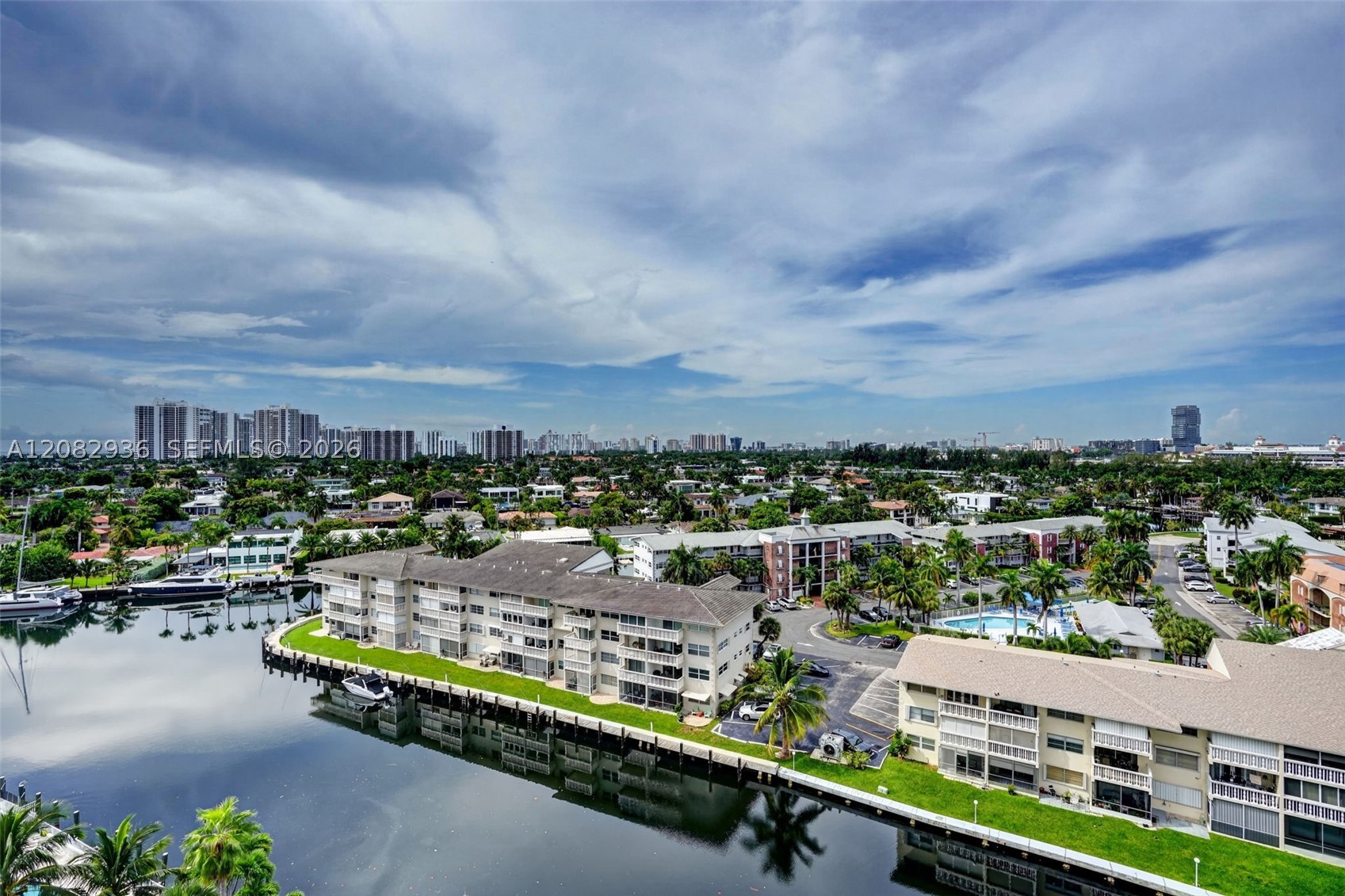 427 Golden Isles Dr #11C, Hallandale Beach FL 33009
