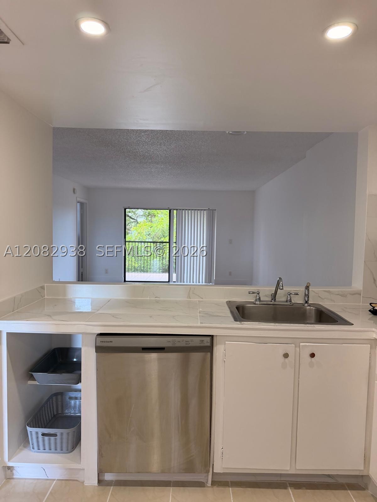 6575 W Oakland Park Blvd #303, Lauderhill FL 33313