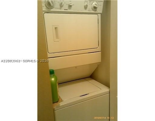 900 SW 8th St #1108, Miami FL 33130