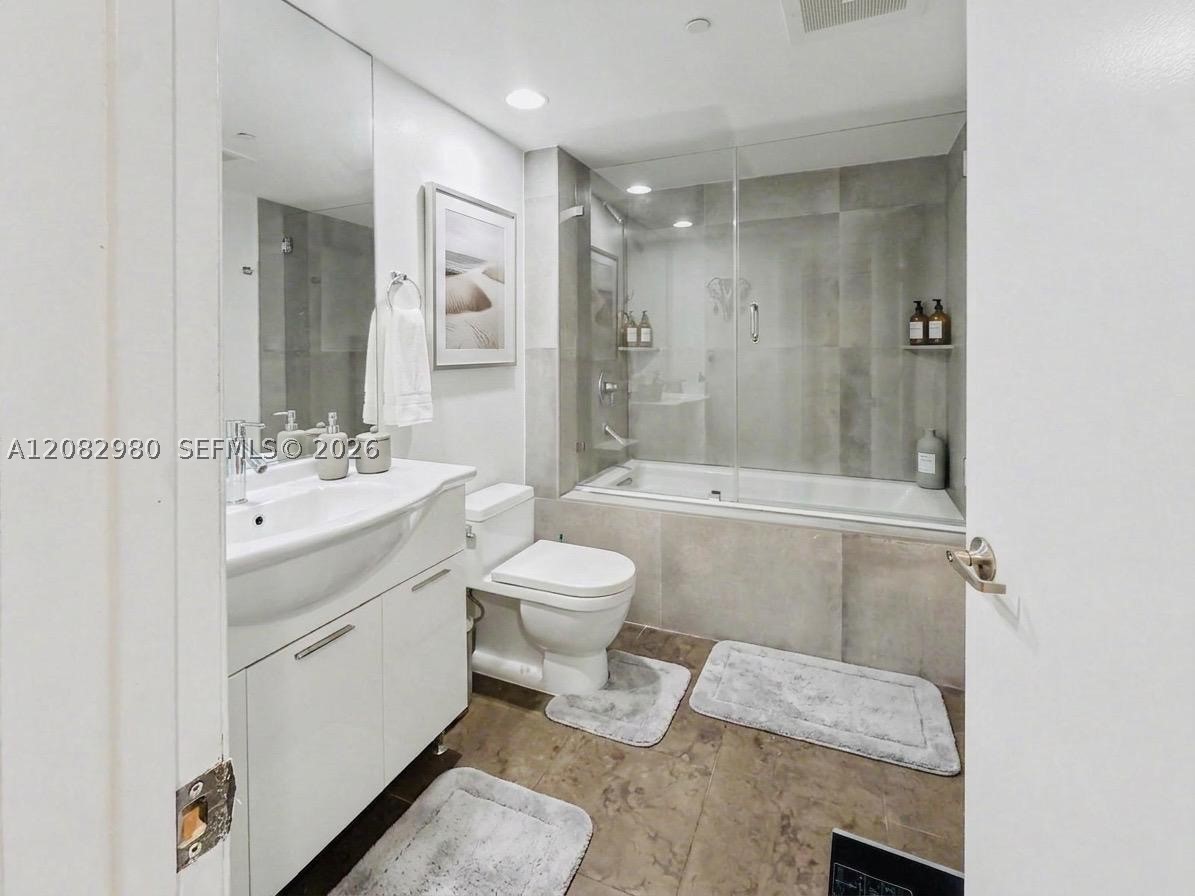 475 Brickell Ave #4610, Miami FL 33131