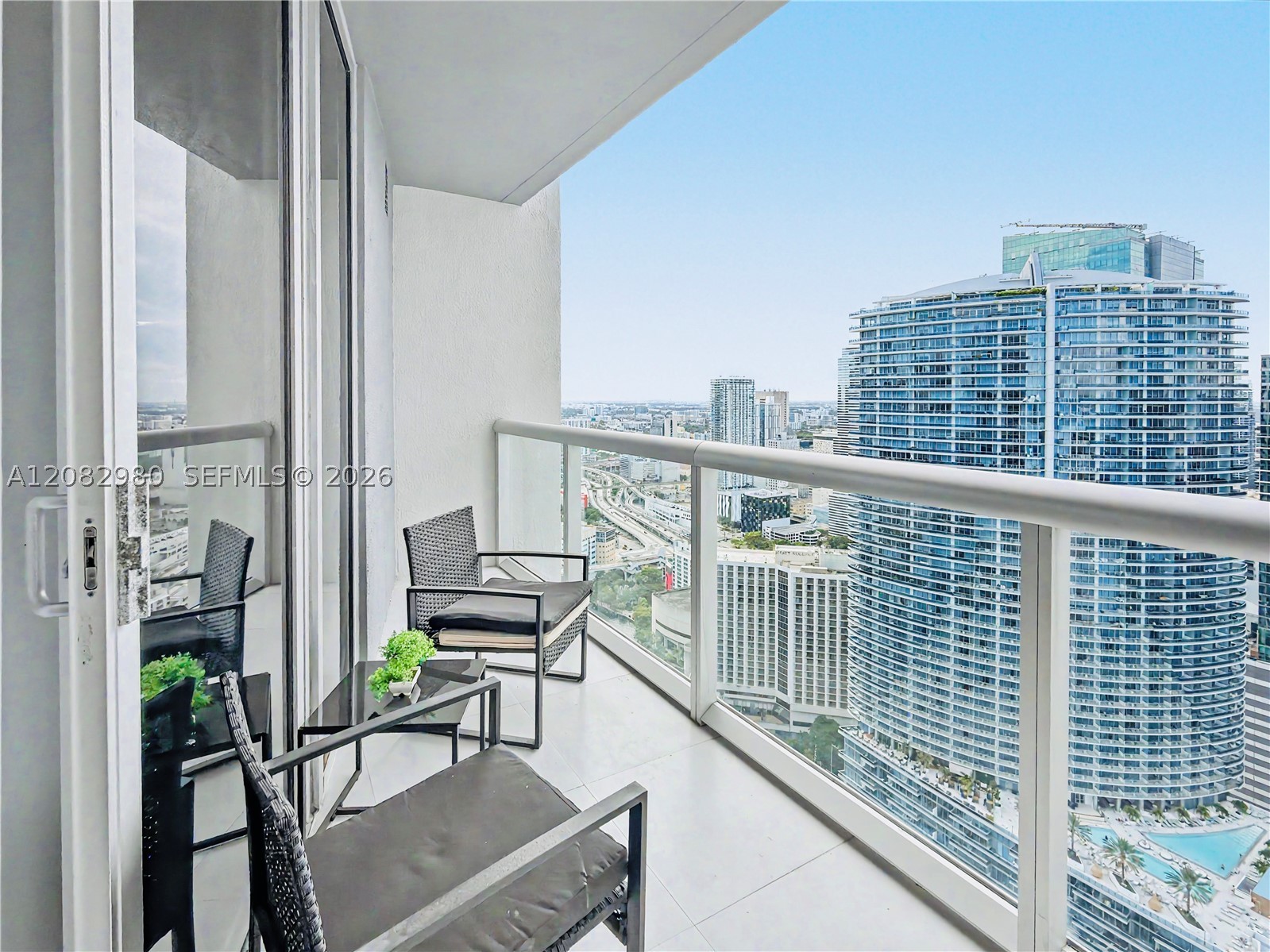 475 Brickell Ave #4610, Miami FL 33131