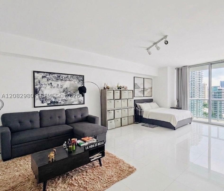 475 Brickell Ave #4610, Miami FL 33131