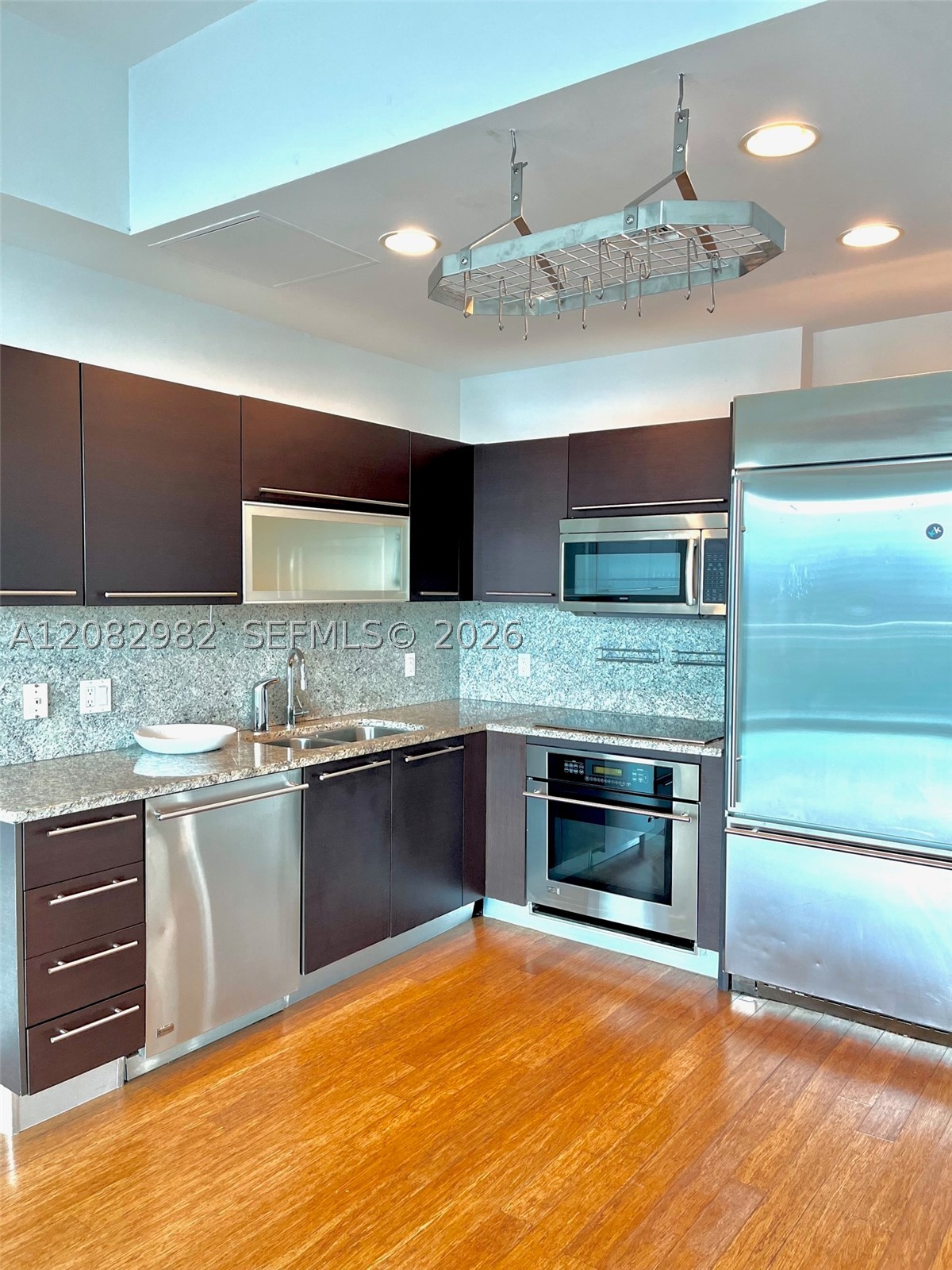 950 Brickell Bay Dr #4908, Miami FL 33131