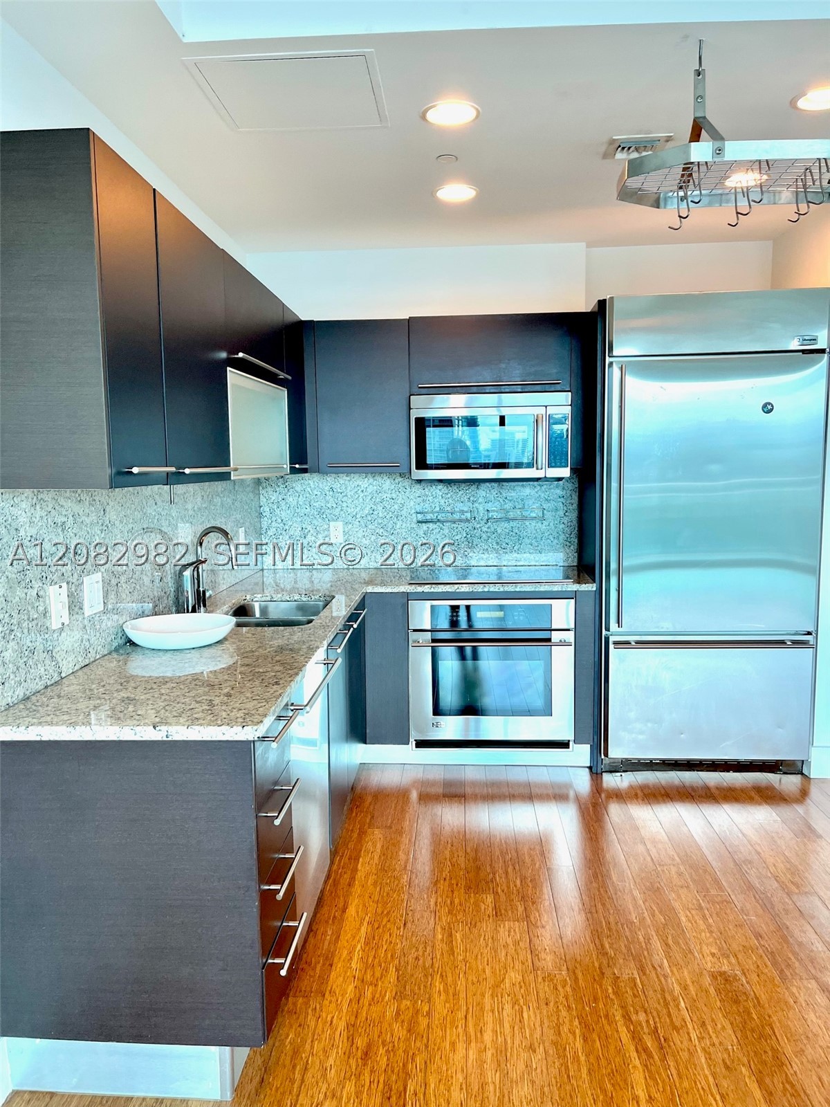 950 Brickell Bay Dr #4908, Miami FL 33131