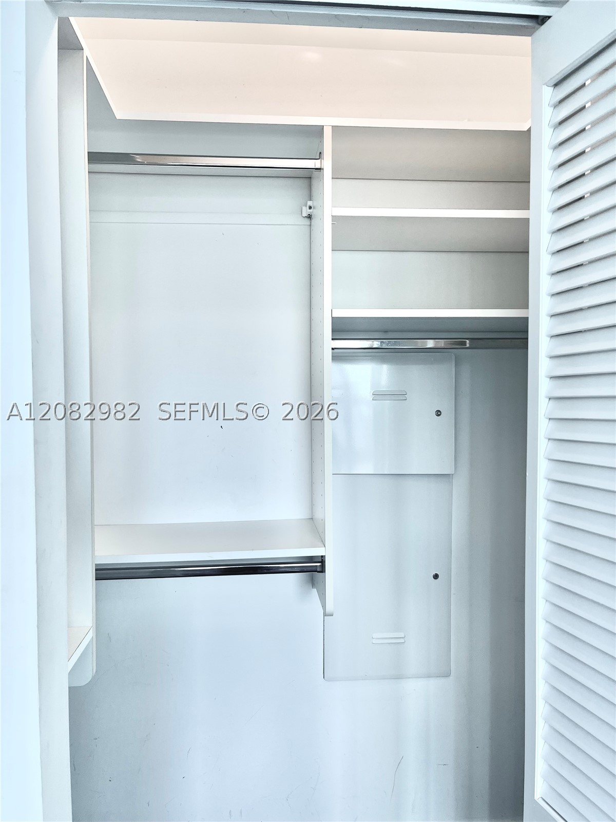 950 Brickell Bay Dr #4908, Miami FL 33131